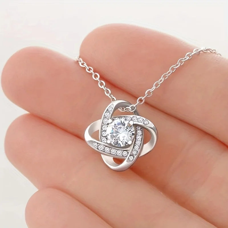 Sentimental Mom Pendant Necklace – Gift Ready