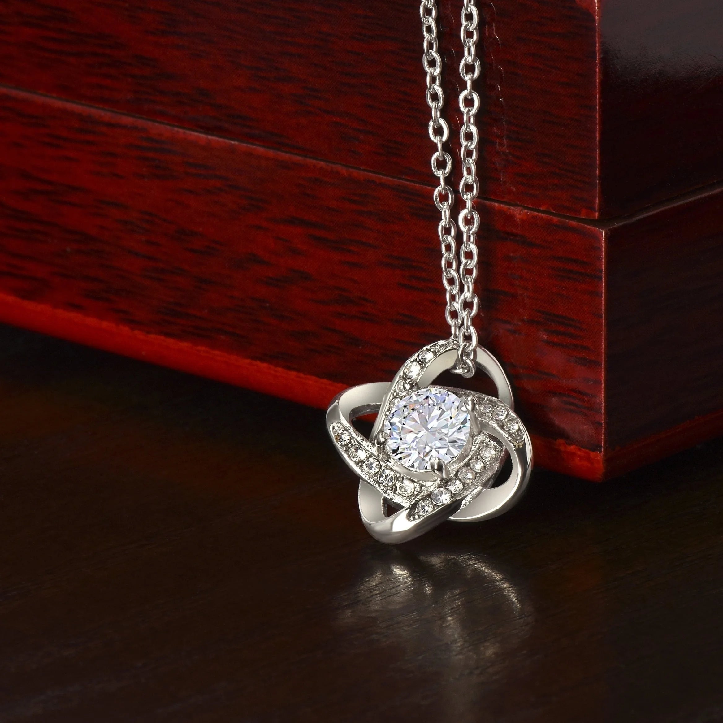 Sentimental Mom Pendant Necklace – Gift Ready